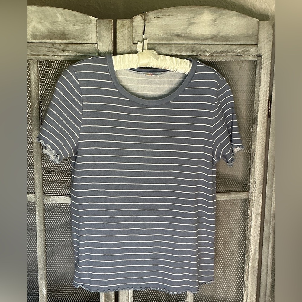 LuLaRoe Kelly Style top
